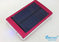 κόκκινη φορητή τράπεζα ηλιακής δύναμης 10000 mAh, ηλιακός τροφοδοτημένος τηλεφωνικός φορτιστής κυττάρων με το φανό
